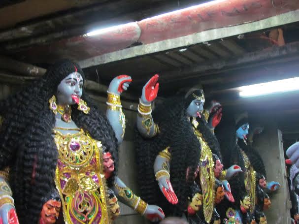 Kolkata celebrates Kali Pujo today