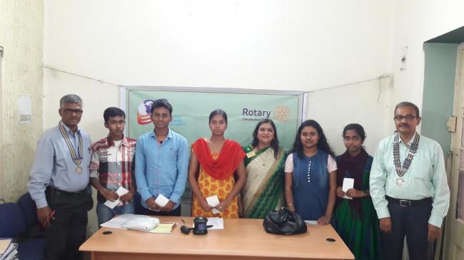 Rotary Calcutta West Ridge awards scholarships to needy meritorious students