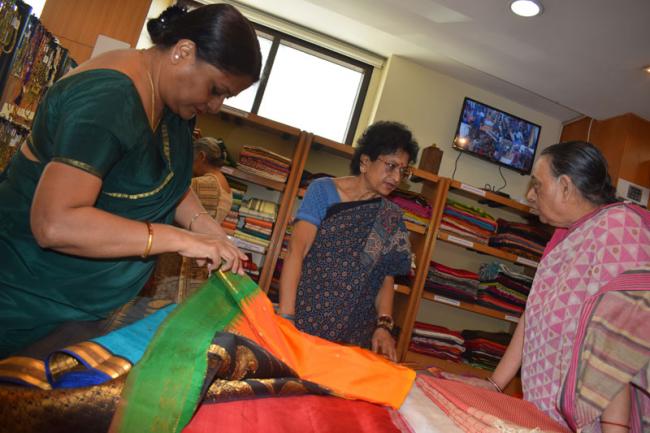 Poila Baishakh mode kicks in with Craft Council of Indiaâ€™s textile collections