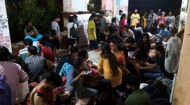 Jadavpur University students call off hunger strike after authority brings back entrance test 