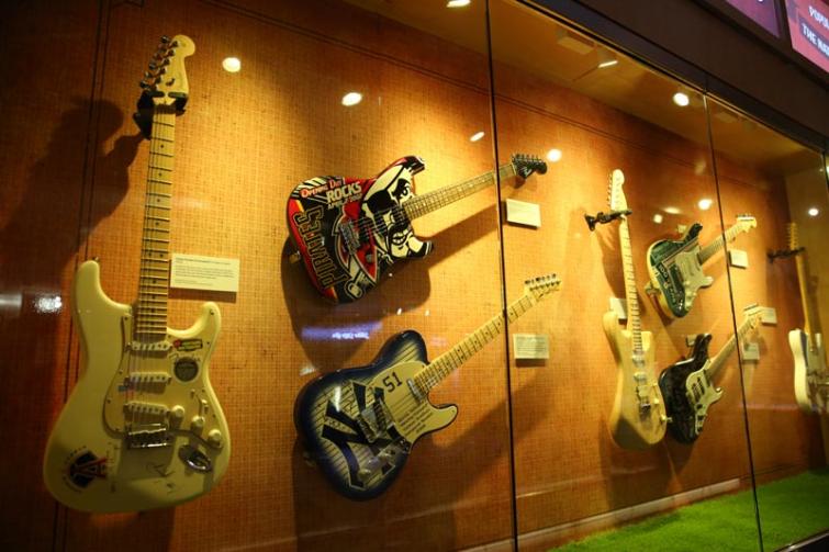 Music museum: You are with the band