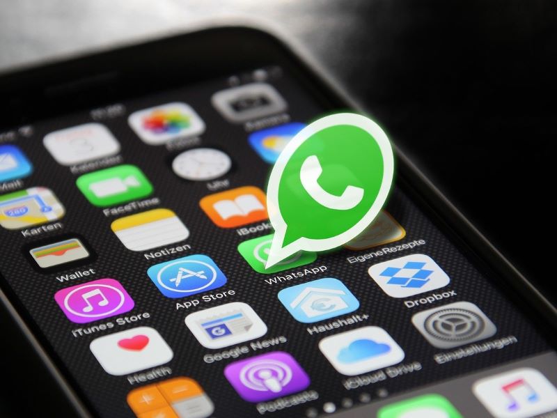 Leading social media services WhatsApp, Facebook, Instagram inaccessible to many users
