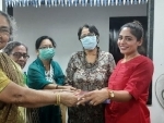 Philanthroper singer Aruna Arya Gupta visits old age home in Kolkata