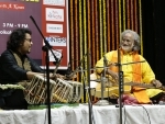 Pt Viswamohan Bhatt enthral guests at a cultural evening by Suromurchhana US and Kolkata