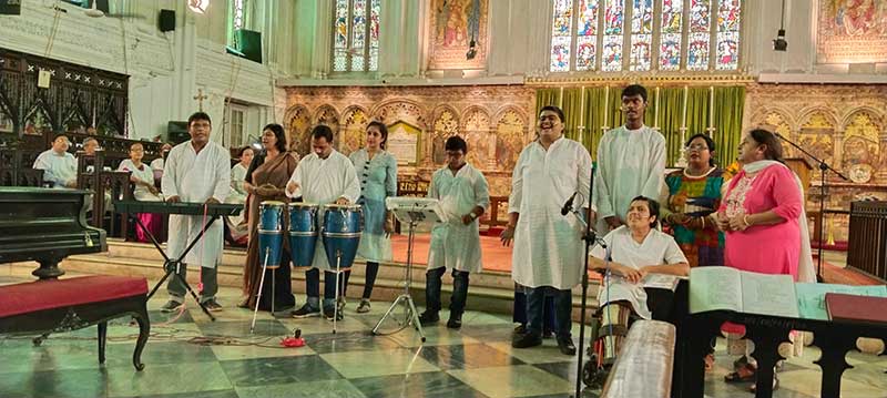 Mentaid's children perform at St. Pauls' Cathedral in Kolkata