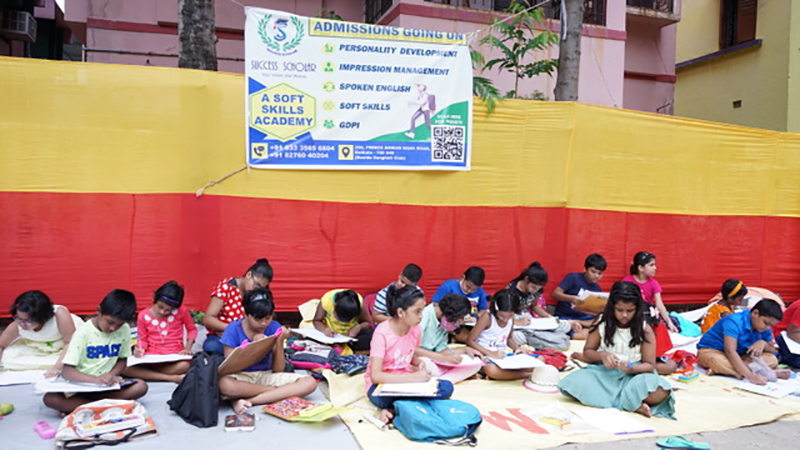 Kolkata: Soft skill training academy Success Scholar hosts sit and draw contest