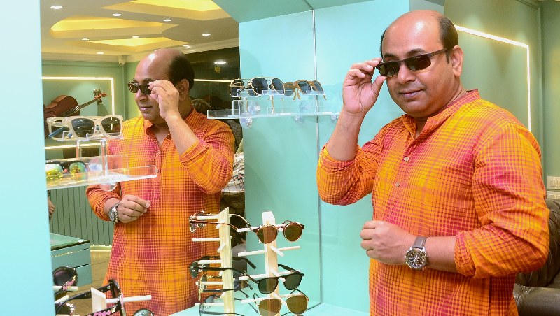 Actor Anirban Chakrabarti launches new store of Visionopolis in Kolkata