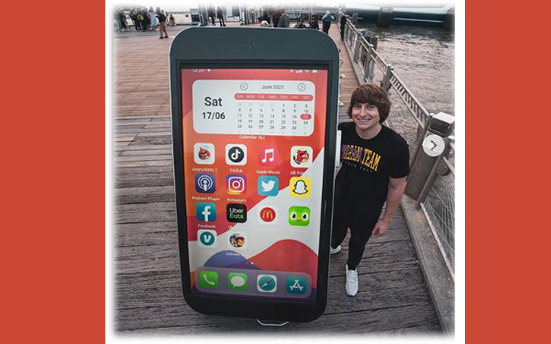 Youtuber Matthew Beem creates world's largest iPhone and netizens are loving it