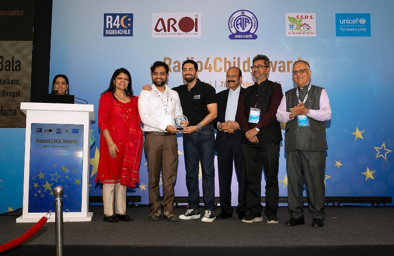 Ayushmann Khurrana presents UNICEF awards to RJs for programmes on immunization, climate change