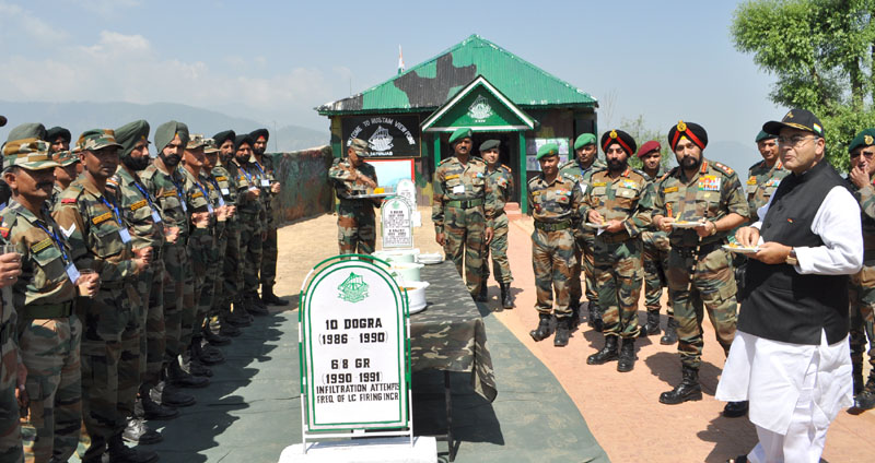 Jaitely visits LOC north Kashmir