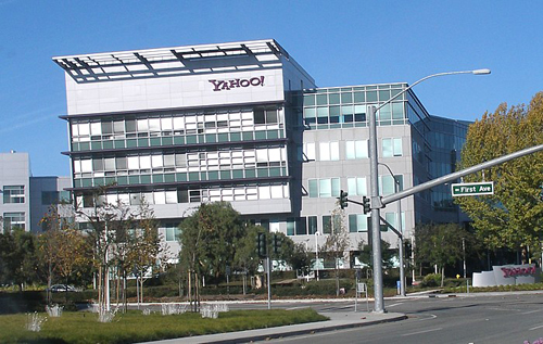 Yahoo female executive sued for sexual harassment