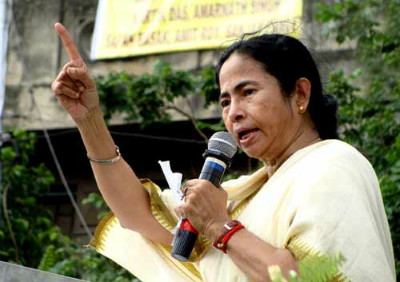 Centre carrying out political vendetta: Mamata