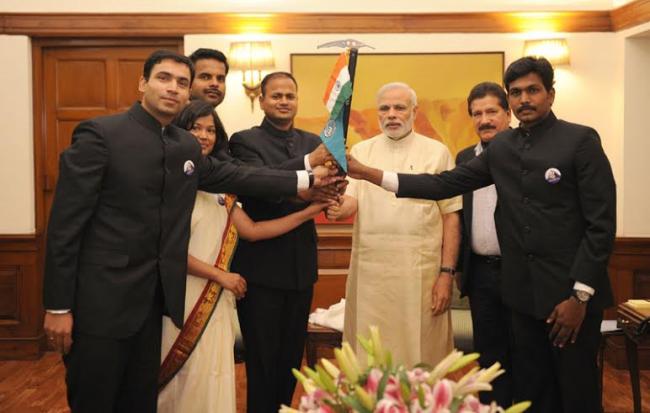 Team of first all India services expedition to Mt. Everest calls on PM