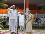 Sonia Gandhi unfurls national flag on I-Day