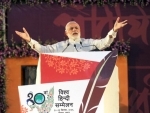 Congress slams Narendra Modi over 'autographing' Indian flag