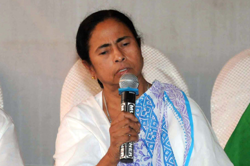 Mamata Banerjee pays homage to martyred jawan 