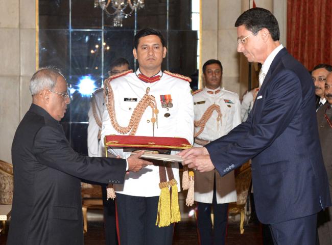 President presented with credentials by envoys of five nations