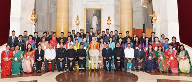 Bangladesh youth delegation calls on the President 