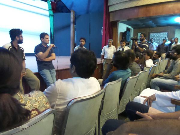 Rahul Gandhi shows solidarity with FTII protesting students 