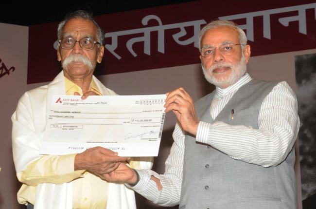 PM presents 50th Jnanpeeth Award to Bhalchandra Nemade