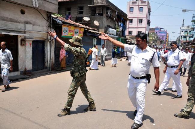 Kolkata civic poll ends with scattered violence, cop shot at