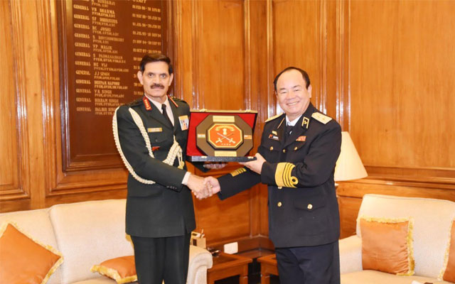 Dalbir Singh interacts with Deputy Chief of General Staff of Vietnam Peopleâ€™s Army 