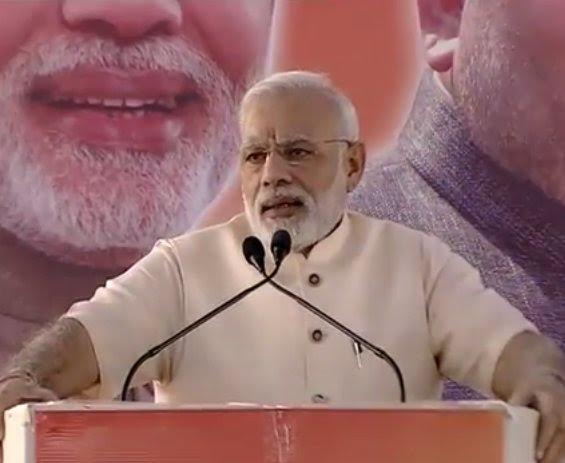 Demonetisation for the poor, things will vastly change very soon : PM Modi