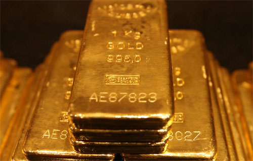 Kolkata: 11 kg gold worth Rs.3.5 crore recovered from Sealdah station, 3 held