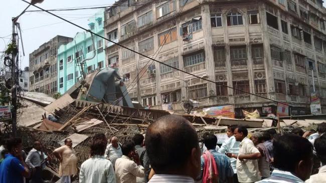 Under construction flyover collapses on busy road in Kolkata, several dead