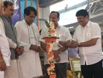 Suresh Prabhu inaugurates passenger amenities at Yasvantpur station 