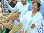 Mamata Banerjee wishes Sonia Gandhi on her birthday