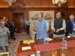 Arun Jaitley meets Prez to brief him on budget