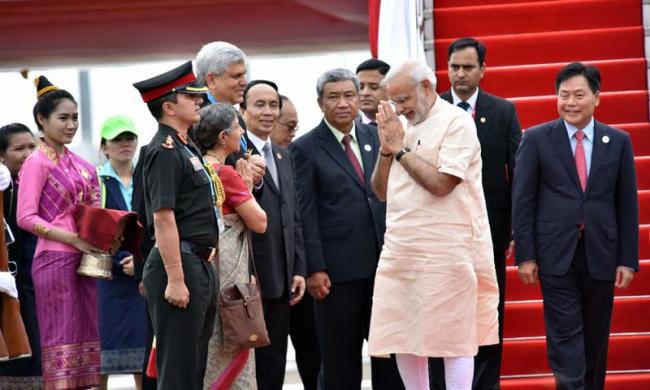 Indian Prime Minister reaches Lao PDR for summit meetings 