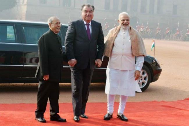 Prez, PM welcome Tajikistan President at Rashtrapati Bhavan