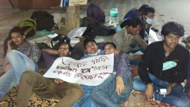 Burdwan University: TMC-led outsiders beat students on hunger strike