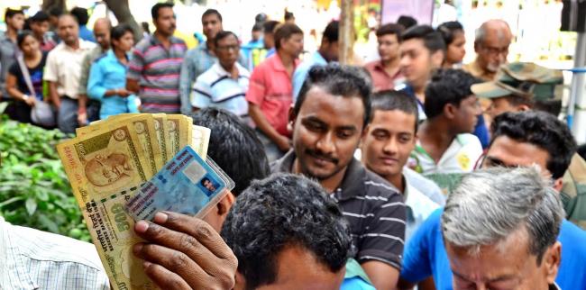 Delhi man dies standing in bank queue 