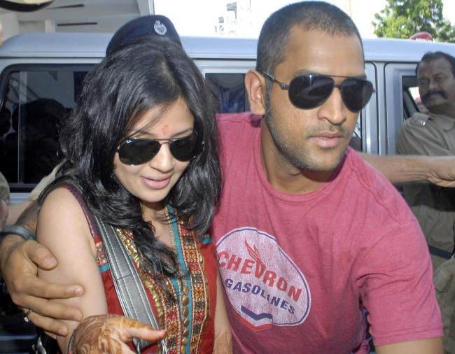 MS Dhoni's wife Sakshi booked in multi crore fraud case