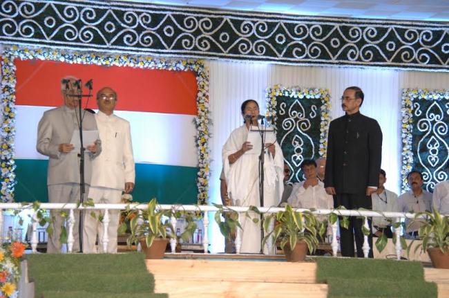 Mamata Banerjee thanks Bengal's people after taking oath as Chief Minister  | Indiablooms - First Portal on Digital News Management