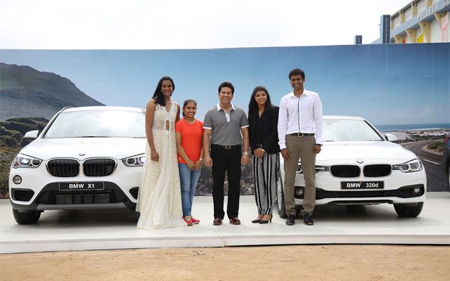 Sachin Tendulkar presents BMW cars to PV Sindhu, Sakshi Malik, Dipa Karmakar, Pullela Gopichand 