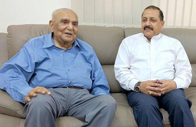Former J&K Governor S.K. Sinha meets Dr Jitendra Singh 