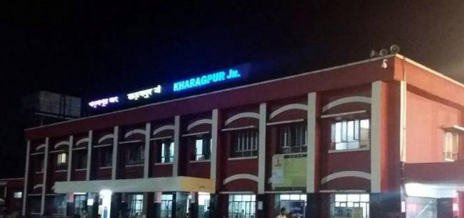 West Bengal: One cr cash, gold biscuits recovered from dead passenger's bag in railway station