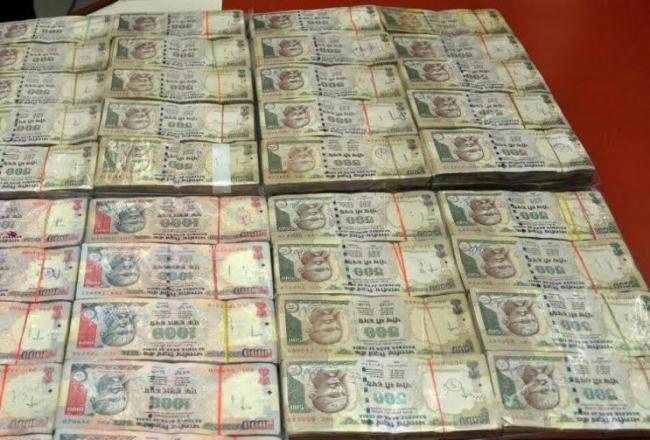 Bengaluru: Raids conducted recover Rs. 6 crores mostly in new notes