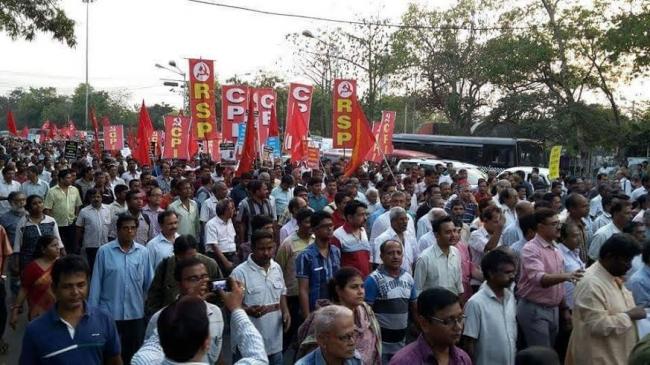 Kolkata: Left Front holds rally against price rise