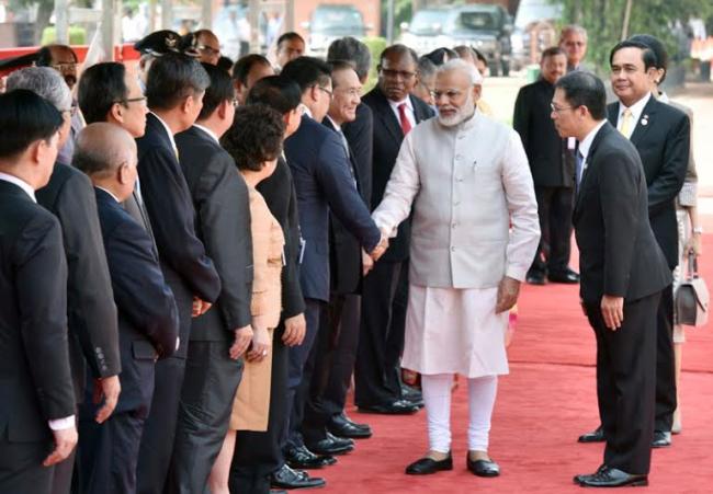 PM Modi reviews full range of bilateral ties between India and Thailand with General Prayut Chan-o-cha