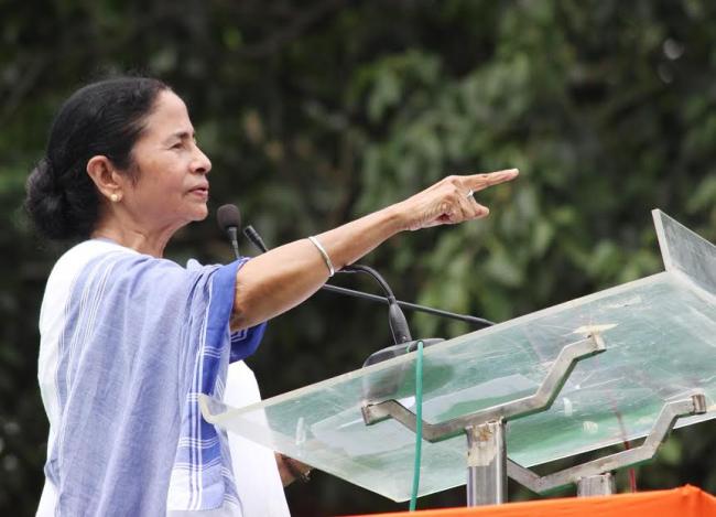 Demonetisation: Mamata leads march to President with Shiv Sena
