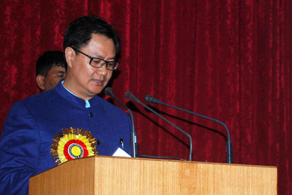 Kiren Rijiju honours the families of the Martyrs of Uri attack