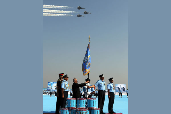 Prez Pranab awards IAF men at Ambala air force station