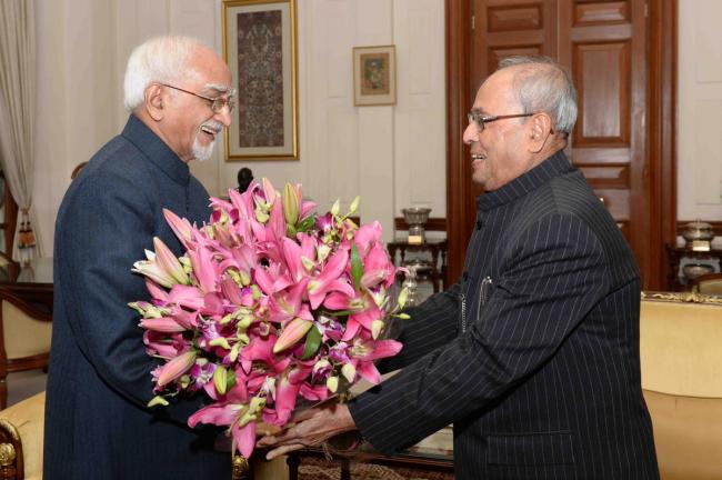 Vice President meets Pranab Mukherjee