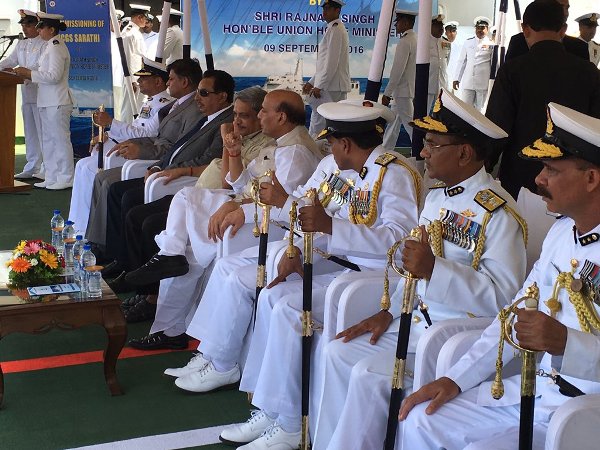 Rajnath Singh urges Indian Coast Guards to run 'Swachch Sagar Campaign'