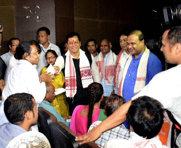 Government to stand with the people in their struggle: Assam CM